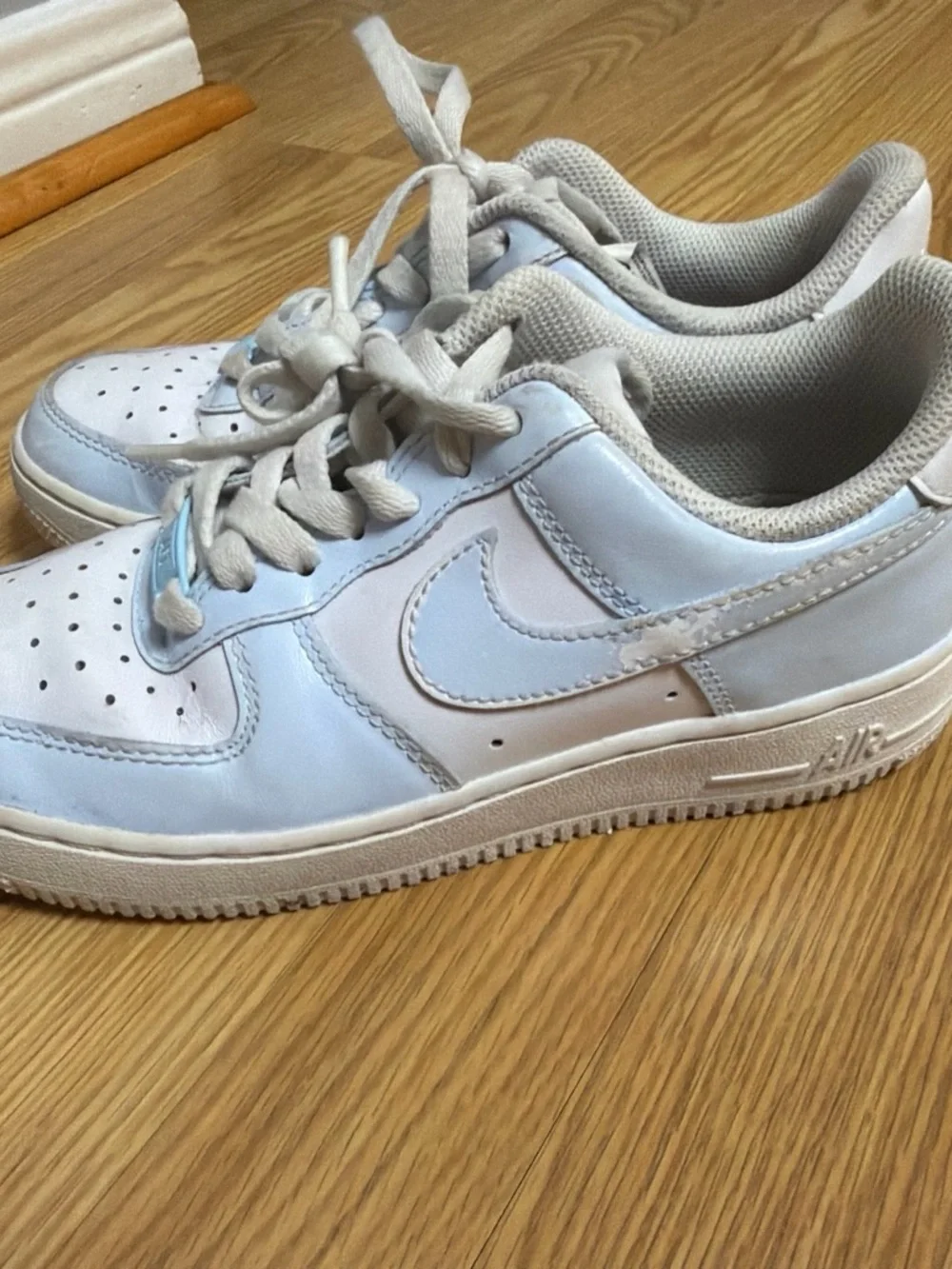 Nike Kids Light Blue and White Low-Top Sneakers